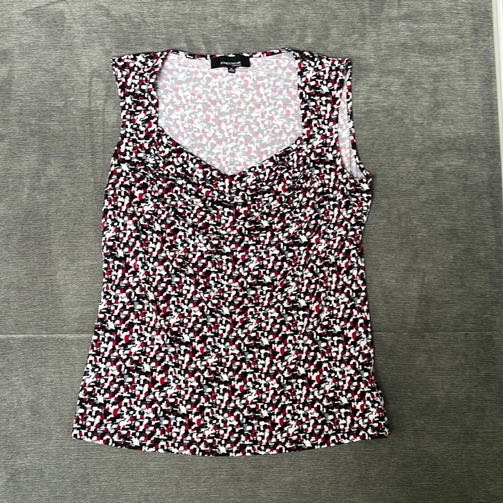 Jones wear women’s sleeveless blouse